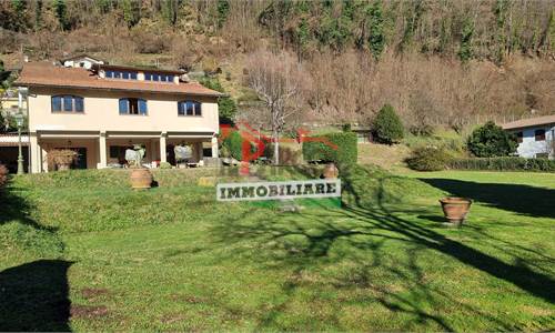 Villa for Sale in Castelnuovo di Garfagnana